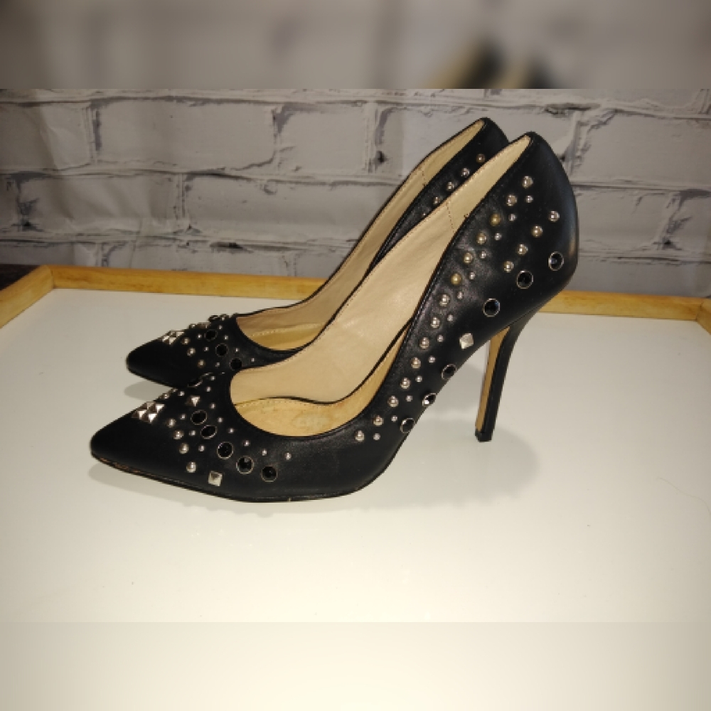 Aldo black leather studded classic pumps. - Picture 5 of 8